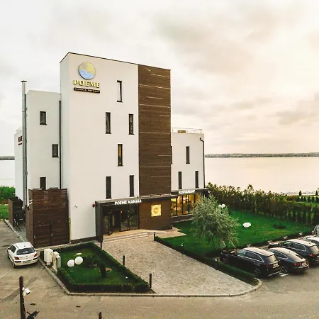 Poeme Retreat מלון