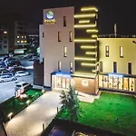 Poeme Retreat Mamaia