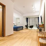 Poeme Retreat Mamaia